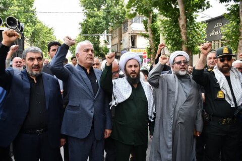 تصاویر/ خروش نمازگزاران نماز جمعه خوی بر علیه جنایت رژیم صهیونیستی