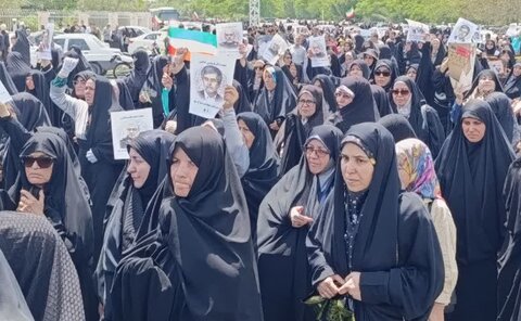 تصاویر/ حضور طلاب مدرسه علمیه فاطمه الزهرا ساوه در راهپیمایی محکومیت جنایت اخیر رژیم صهیونیستی