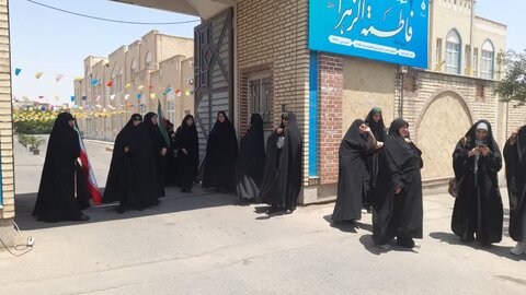 تصاویر/ حضور طلاب مدرسه علمیه فاطمه الزهرا ساوه در راهپیمایی محکومیت جنایت اخیر رژیم صهیونیستی