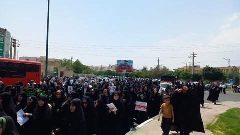 تصاویر/ حضور طلاب مدرسه علمیه فاطمه الزهرا ساوه در راهپیمایی محکومیت جنایت اخیر رژیم صهیونیستی