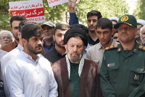 تصاویر راهپیمایی مردم خرم آباد در پی حمله اسرائیل به خاک مقدس ایران