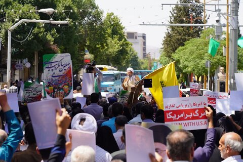 تصاویر راهپیمایی مردم خرم آباد در پی حمله اسرائیل به خاک مقدس ایران