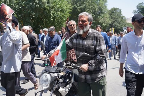 تصاویر راهپیمایی مردم خرم آباد در پی حمله اسرائیل به خاک مقدس ایران