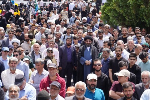 تصاویر/ نمازگزاران زنجان جنایت صهیونیست ها را محکوم کردند