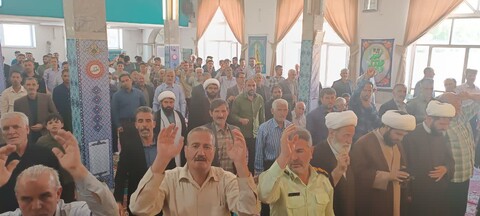 تصاویر| فریاد انزجار نمازگزاران نماز جمعه سلطانیه از جنایت رژیم صهیونسیتی