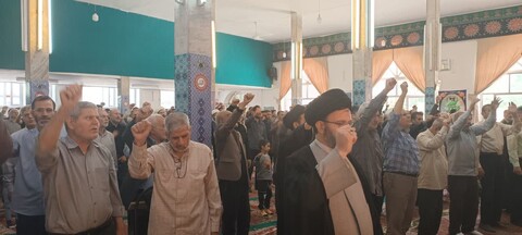 تصاویر| فریاد انزجار نمازگزاران نماز جمعه سلطانیه از جنایت رژیم صهیونسیتی