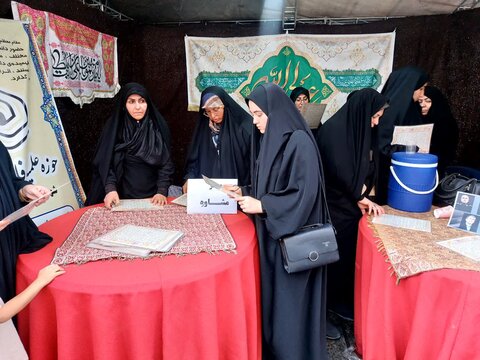 تصاویر/برپایی غرفه و ایستگاه صلواتی به مناسبت غدیر خم در ساوه