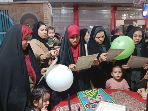 تصاویر/برپایی غرفه و ایستگاه صلواتی به مناسبت غدیر خم در ساوه