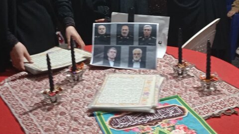 تصاویر/برپایی غرفه و ایستگاه صلواتی به مناسبت غدیر خم در ساوه