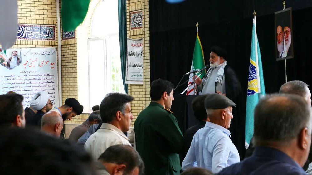 تصاویر/ اقامه نماز جمعه در شهرستان ایوان