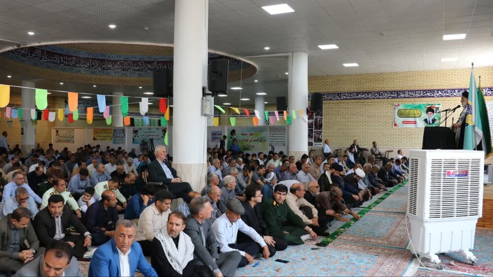 تصاویر/ اقامه نماز جمعه در شهرستان ایوان