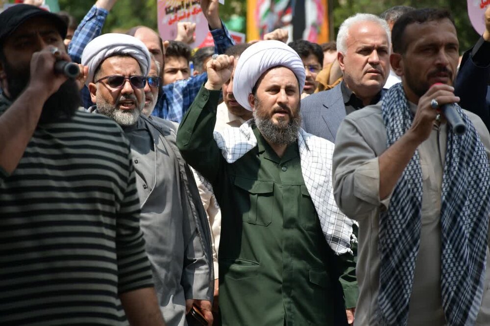 تصاویر/ خروش نمازگزاران نماز جمعه خوی بر علیه جنایت رژیم صهیونیستی