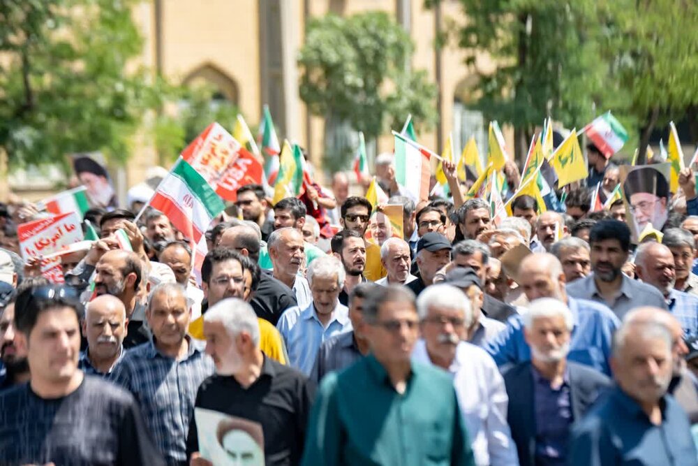 تصاویر/ خروش ضد صهیونیستی مردم اراک علیه جنایات ددمنشانه رژیم صهیونی