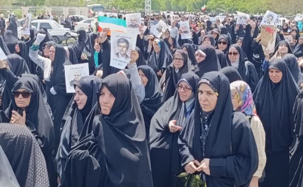 تصاویر/ حضور طلاب مدرسه علمیه فاطمه الزهرا ساوه در راهپیمایی محکومیت جنایت رژیم صهیونیستی