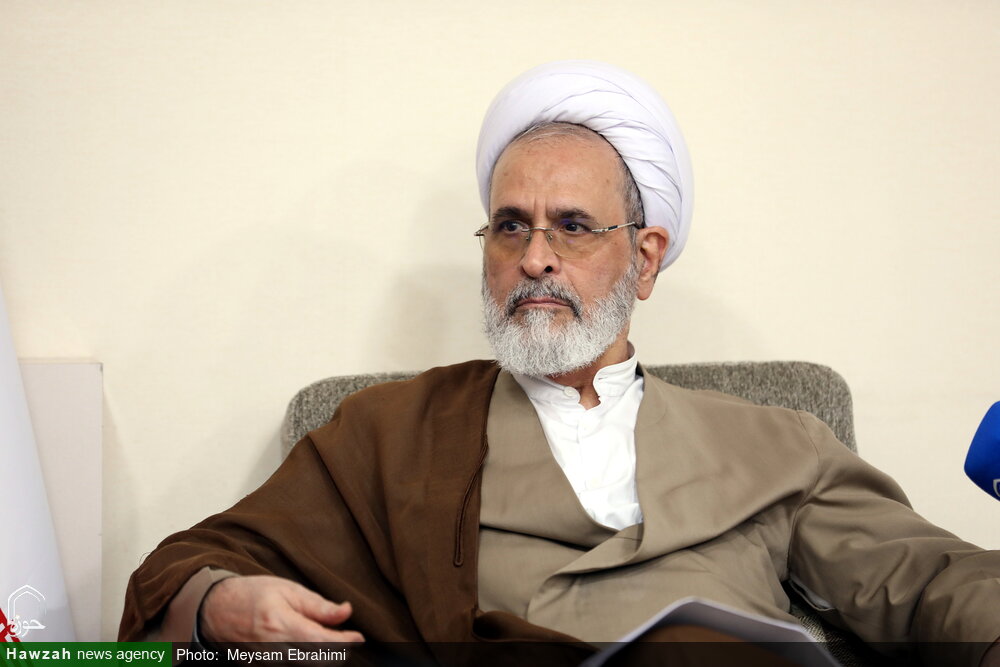 آیت الله اعرافی به کشور مالزی سفر کرد+فیلم