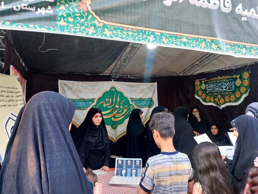 تصاویر/ برپایی غرفه و ایستگاه صلواتی به مناسبت غدیر خم در ساوه