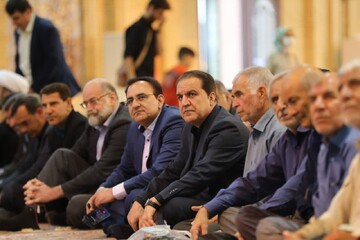 تصاویر/ حضور استاندار ایلام همراه با مردم در مراسم کیلومتری غدیر و تجمع باشکوه و حماسی در ایلام