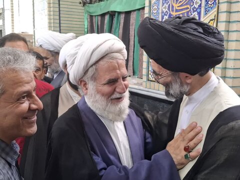 تصاویر/ دیدار عیدانه مردم و مسئولان با نماینده ولی فقیه درکاشان