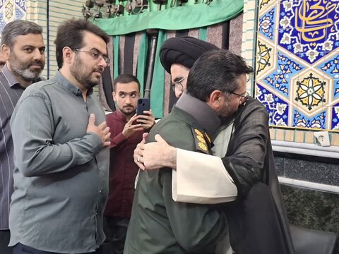 تصاویر/ دیدار عیدانه مردم و مسئولان با نماینده ولی فقیه درکاشان