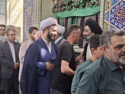 تصاویر/ دیدار عیدانه مردم و مسئولان با نماینده ولی فقیه درکاشان