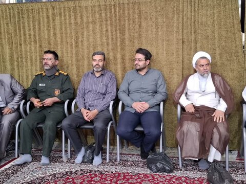 تصاویر/ دیدار عیدانه مردم و مسئولان با نماینده ولی فقیه درکاشان