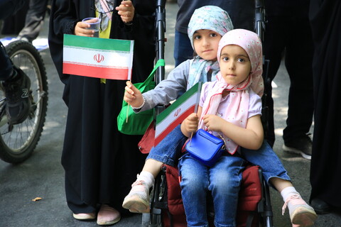 تصاویر / راهپیمایی و مهمانی کیلومتری عید غدیر در اصفهان