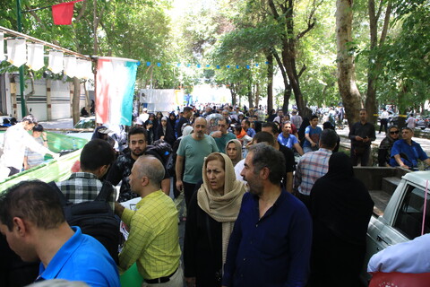 تصاویر / راهپیمایی و مهمانی کیلومتری عید غدیر در اصفهان