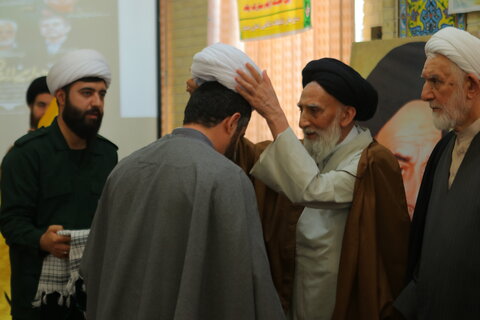 عمامه گذاری تعدادی از طلاب در همدان