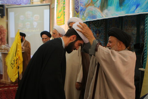 عمامه گذاری تعدادی از طلاب در همدان