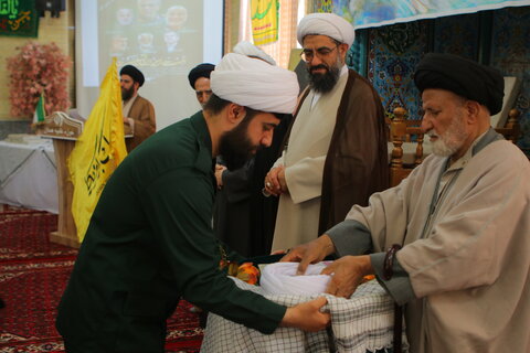 عمامه گذاری تعدادی از طلاب در همدان