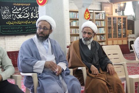 تصاویر / دیدار مدیروکادر  حوزه علمیه علمیه قزوین با نماینده ولی فقیه در استان قزوین به مناسبت عید سعید غدیر خم