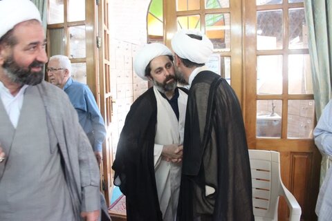 تصاویر / دیدار مدیروکادر  حوزه علمیه علمیه قزوین با نماینده ولی فقیه در استان قزوین به مناسبت عید سعید غدیر خم