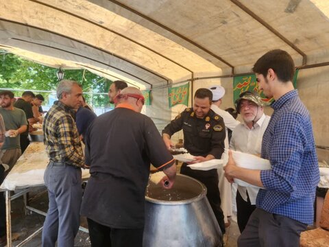 تصاویر/ بازدید امام جمعه چایپاره از مواکب طبخ غذا در روز غدیر