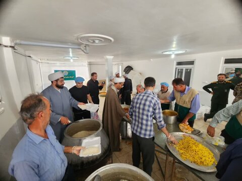 تصاویر/ بازدید امام جمعه چایپاره از مواکب طبخ غذا در روز غدیر