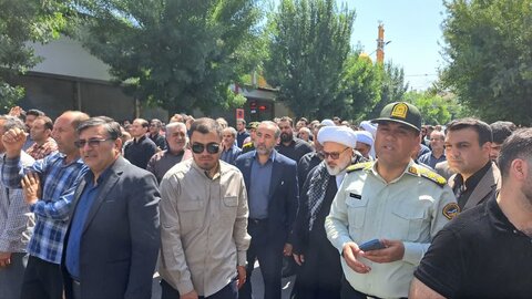 تصاویر/ خیزش مردم میاندوآب در دفاع از نیروهای نظامی با تشییع پیکر یک شهید