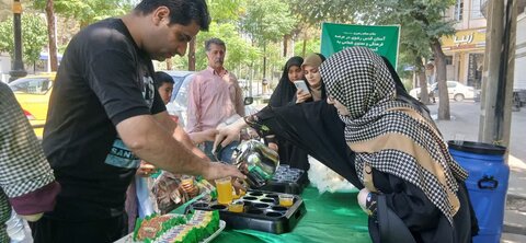 تصاویر/برگزاری ایستگاه صلواتی به مناسبت عید غدیر در ساوه