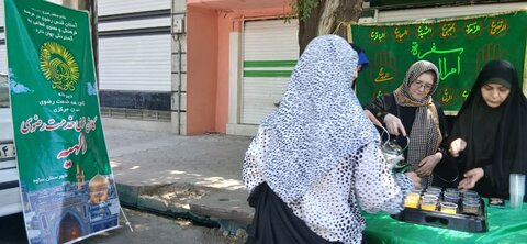 تصاویر/برگزاری ایستگاه صلواتی به مناسبت عید غدیر در ساوه