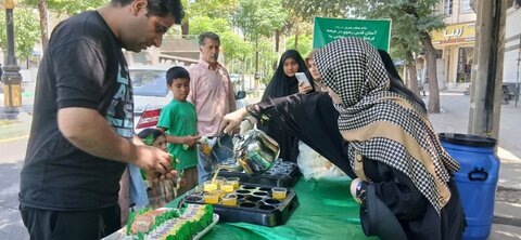 تصاویر/برگزاری ایستگاه صلواتی به مناسبت عید غدیر در ساوه