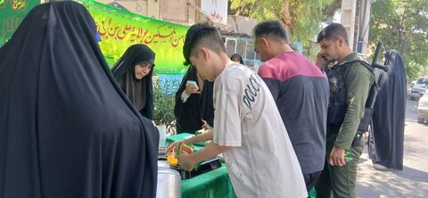 تصاویر/برگزاری ایستگاه صلواتی به مناسبت عید غدیر در ساوه