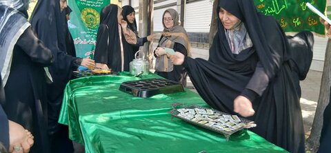 تصاویر/برگزاری ایستگاه صلواتی به مناسبت عید غدیر در ساوه