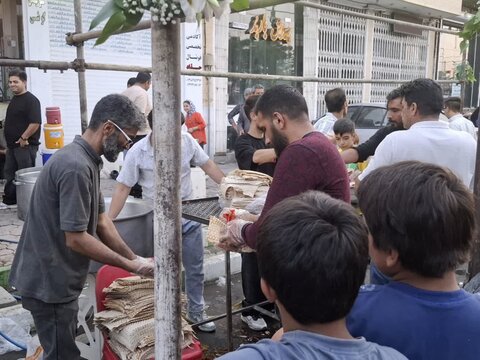 تصاویر / راهپیمایی و مهمانی کیلومتری عید غدیر در کاشان