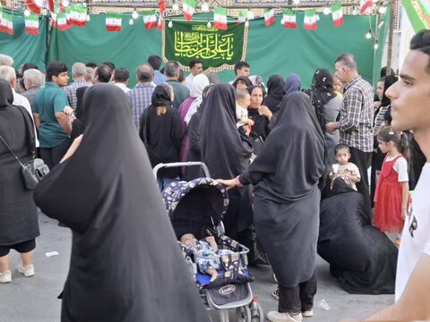 تصاویر / راهپیمایی و مهمانی کیلومتری عید غدیر در کاشان