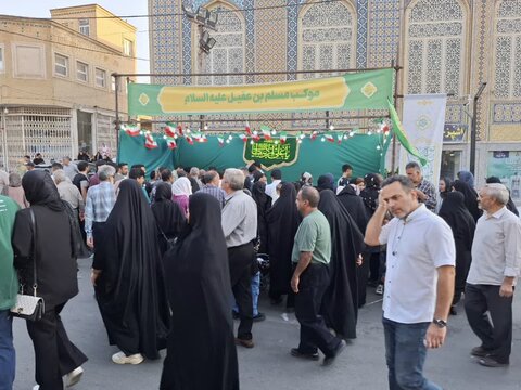 تصاویر / راهپیمایی و مهمانی کیلومتری عید غدیر در کاشان