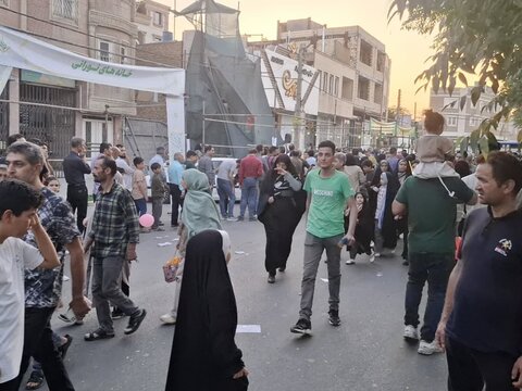 تصاویر / راهپیمایی و مهمانی کیلومتری عید غدیر در کاشان