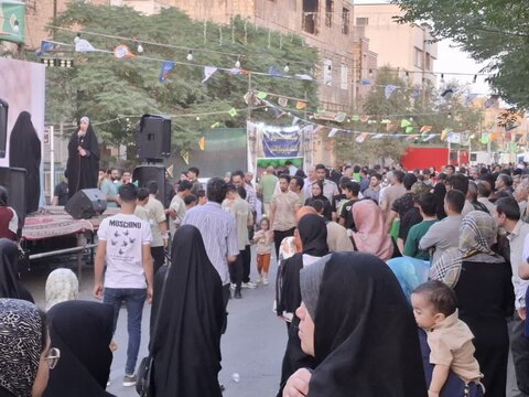 تصاویر / راهپیمایی و مهمانی کیلومتری عید غدیر در کاشان