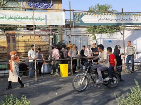 تصاویر / راهپیمایی و مهمانی کیلومتری عید غدیر در کاشان