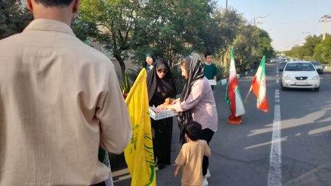 تصاویر/ایستگاه صلواتی عید غدیر در مسیر پیاده‌روی غدیریه در ساوه