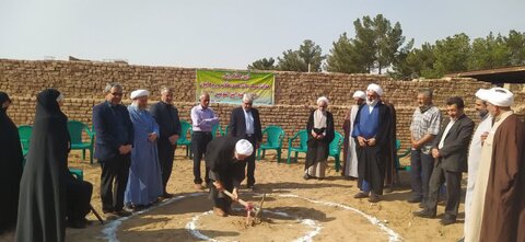 تصاویر/ آئین کلنگ‌زنی ساخت مسکن  طلاب و روحانیون مدرسه علمیه امیرالمومنین آران و بیدگل