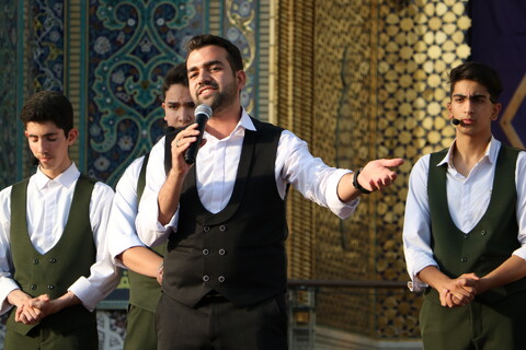 تصاویر / اجتماع غدیریون اصفهان در حرم حضرت زینب خواهر امام رضا(ع)