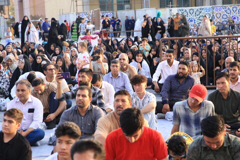 تصاویر / اجتماع غدیریون اصفهان در حرم حضرت زینب خواهر امام رضا(ع)